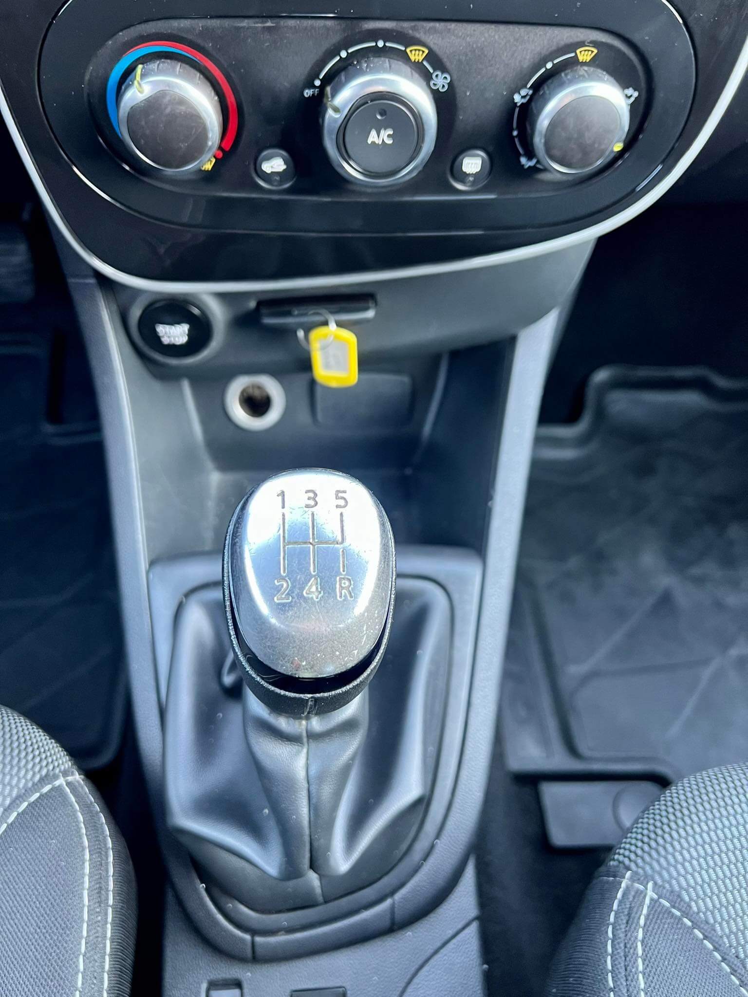 Renault Clio 18 SPORT Dynamic 26