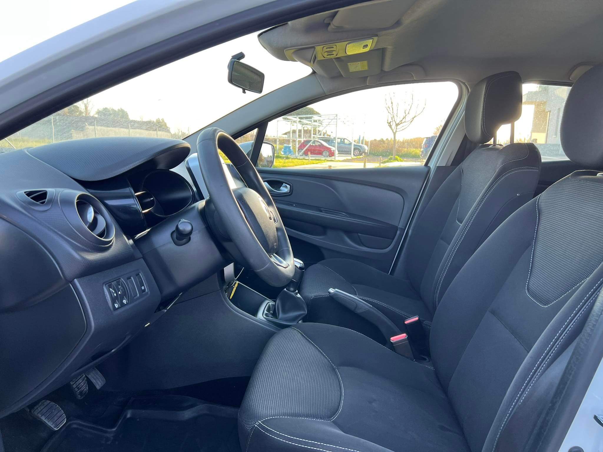 Renault Clio 18 SPORT Dynamic 27